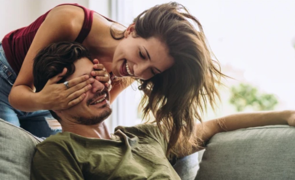 Top 3 Luckiest Zodiac Signs In Love - Weekly Horoscope (Dec.26, 2022 to Jan.1, 2023)