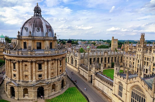 Top 5 UK Universities Best for U.S. Students Studying Abroad