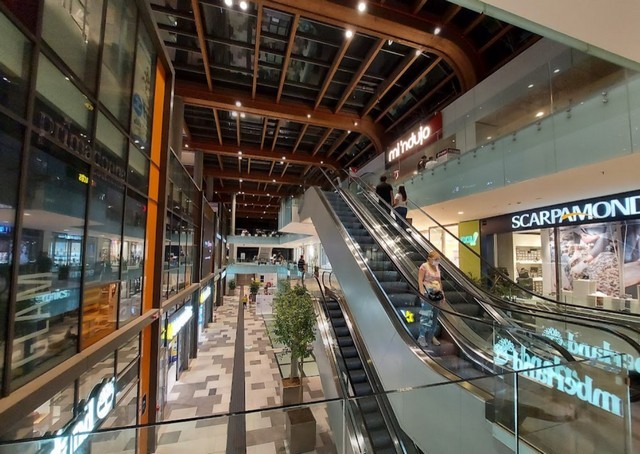 Top 10 Biggest Shopping Malls In Rome (Italy) in 2025