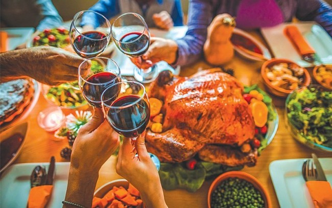 Top 5 Thanksgiving Dishes You Can’t Celebrate Without – A Feast for the Ages!