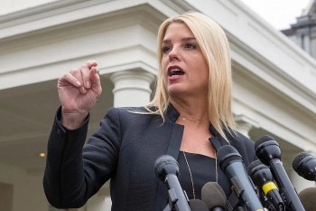 Who is Pam Bondi: Married Twice, No Children, Political Career, and Net Worth