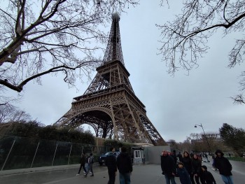 Eiffel Tower Catches Fire: Over 1,200 Evacuated Amid Blaze