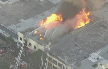 Large Fire Breaks out in DTLA Building, Downtown Los Angeles