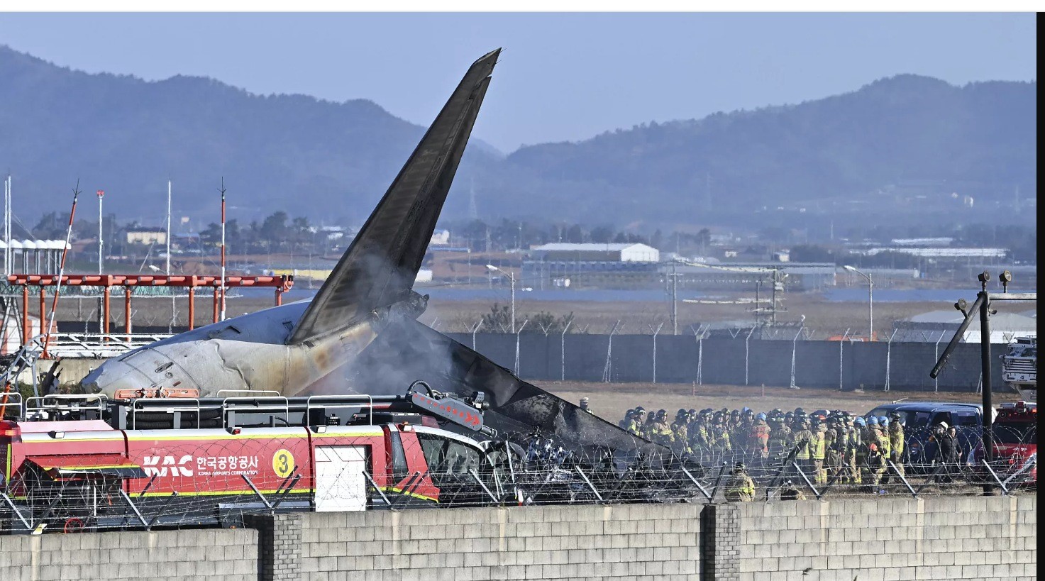 South Korea Plane Crash Kills 28: Fire breaks out