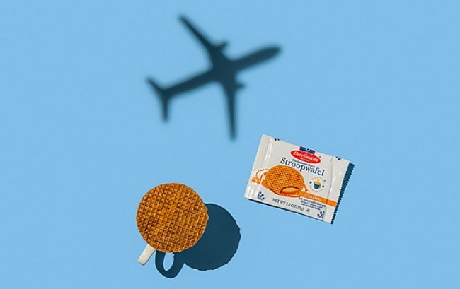 What is the Stroopwafel Snack on United Airlines?