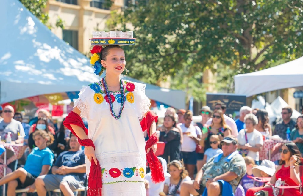 Latino Heritage Festival in Washington, Iowa Canceled Over Fears of ICE Raid