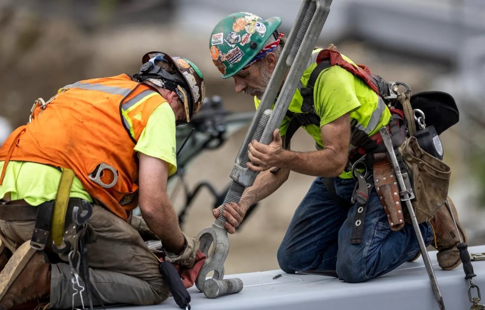 Minimum Wage Increases in 2026: How Much More Workers Actually Earn Each Month