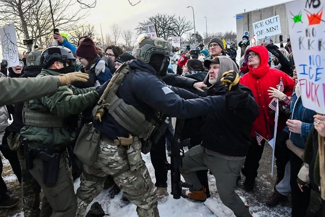Arrests Rise at Anti-ICE Protests Across U.S. Cities After Alex Pretti Shooting