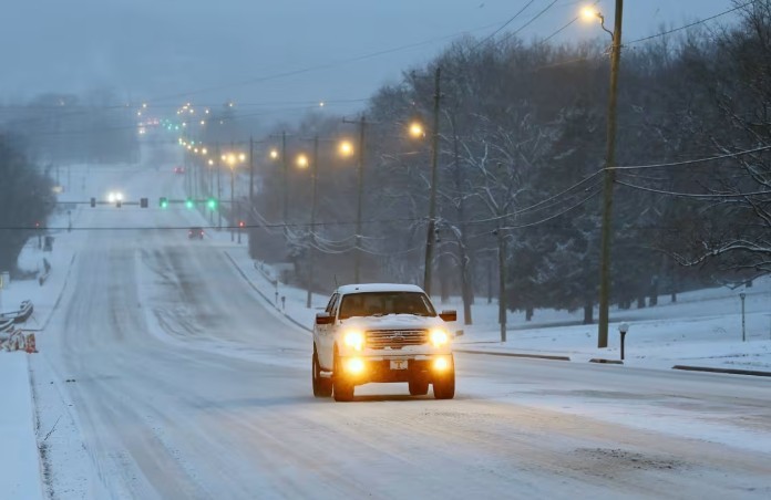 Polar Vortex Sends Arctic Air South as Winter Storm Threatens the South and East (USA)
