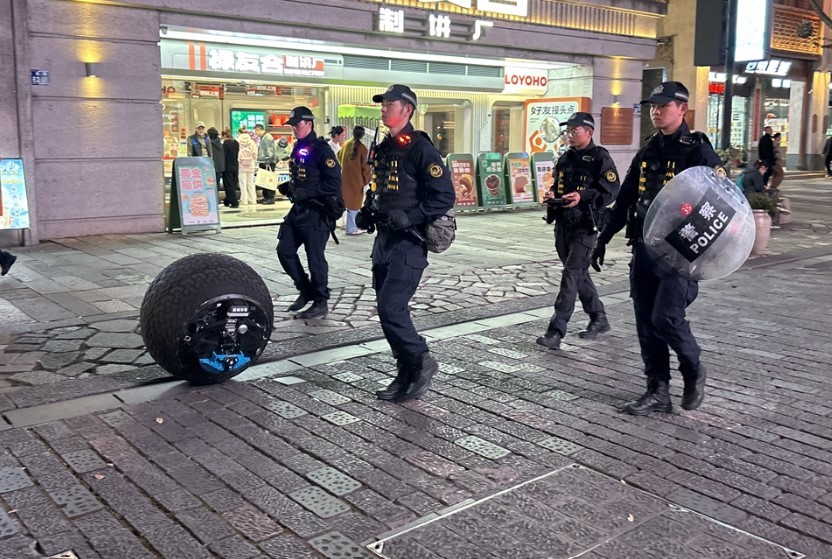 China Debuts High-Speed Spherical Police Robot
