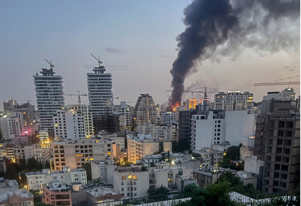 When Could the Iran War End? Signals From Trump, Oil Markets, and History