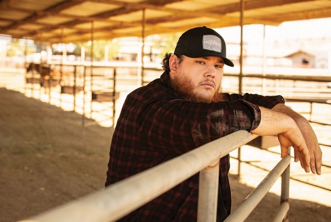 "Even Though I'm Leaving" Lyrics - Luke Combs