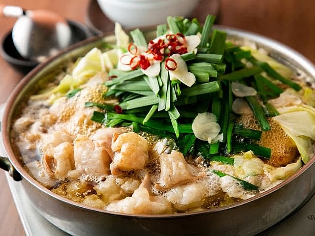 World's Most Bizarre Foods: Motsunabe Intestine Hot Pot