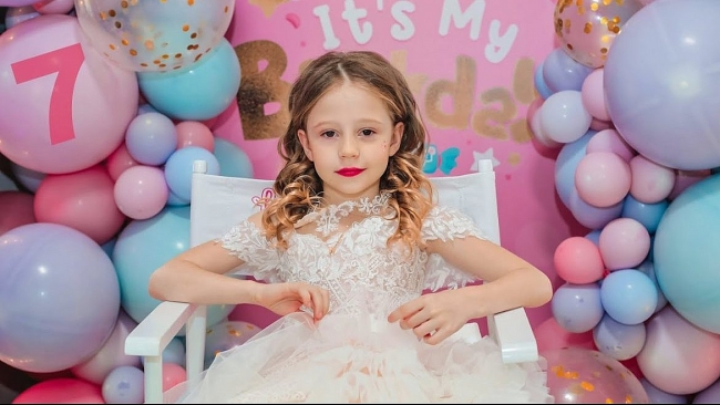 Who Is Anastasia Radzinskaya: Net Worth, Education, Career, Family