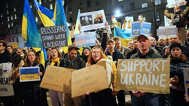 How to Help Ukraine People From USA, Europe & Around the World